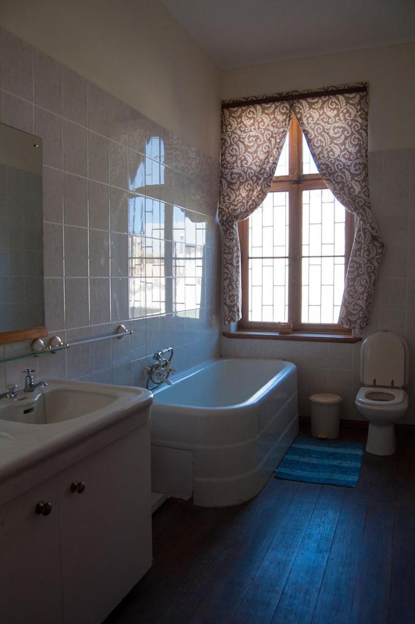 Historical Guesthouse - Self Catering Apartments Luderitz Exterior photo