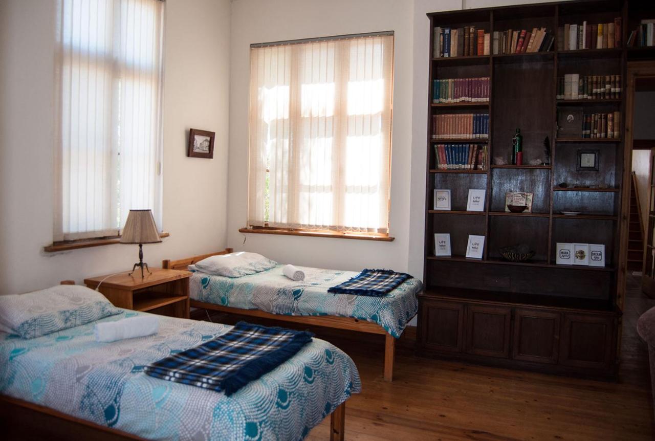 Historical Guesthouse - Self Catering Apartments Luderitz Exterior photo
