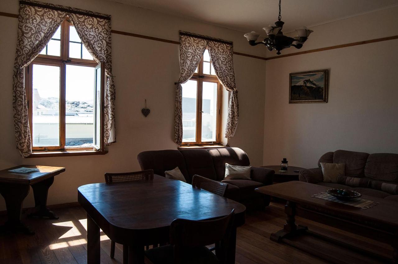Historical Guesthouse - Self Catering Apartments Luderitz Exterior photo