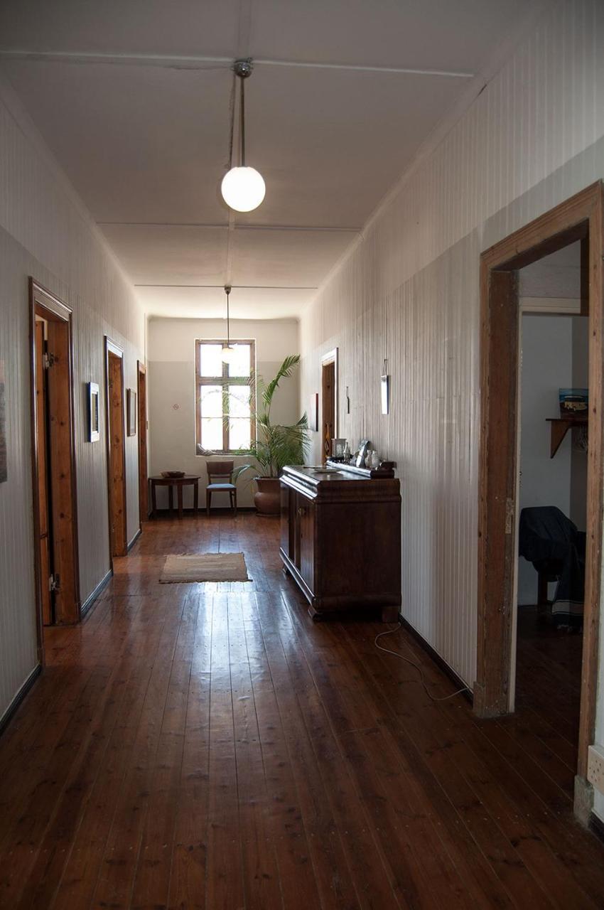 Historical Guesthouse - Self Catering Apartments Luderitz Exterior photo